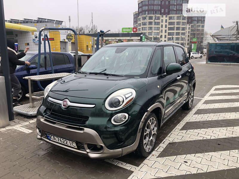 Хэтчбек Fiat 500L 2013 в Вишневом