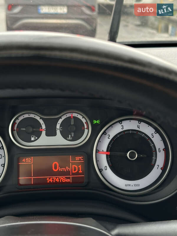 Хэтчбек Fiat 500L 2013 в Киеве