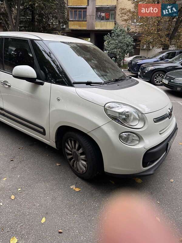 Хэтчбек Fiat 500L 2015 в Киеве