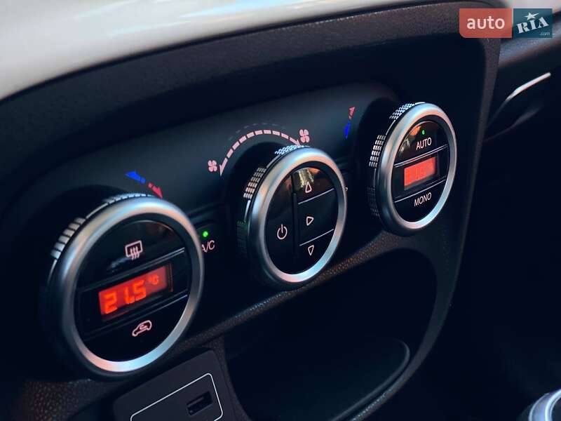 Хэтчбек Fiat 500L 2015 в Киеве фото 35 Хэтчбек Fiat 500L 2015 в Киеве