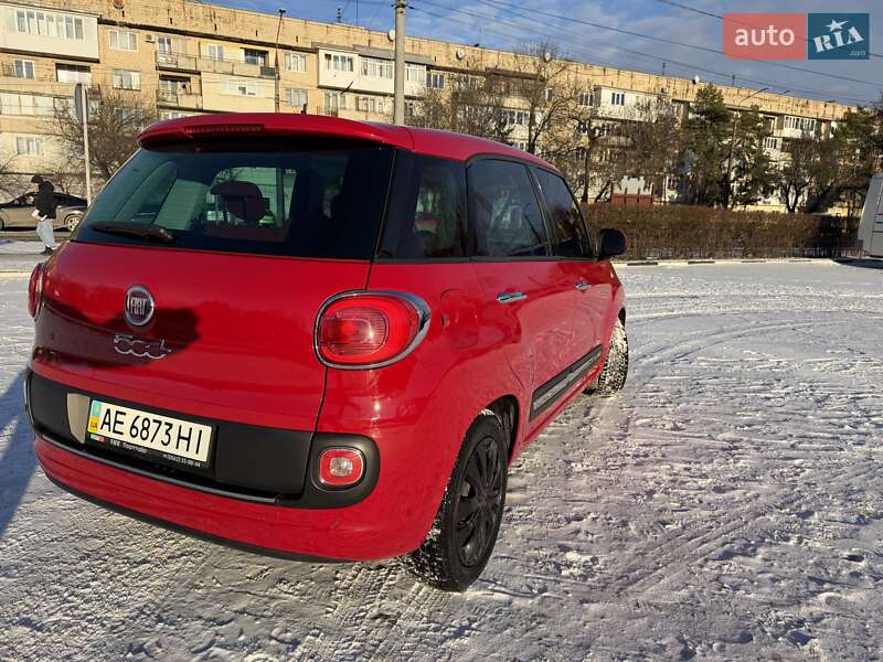 Хэтчбек Fiat 500L 2012 в Черновцах