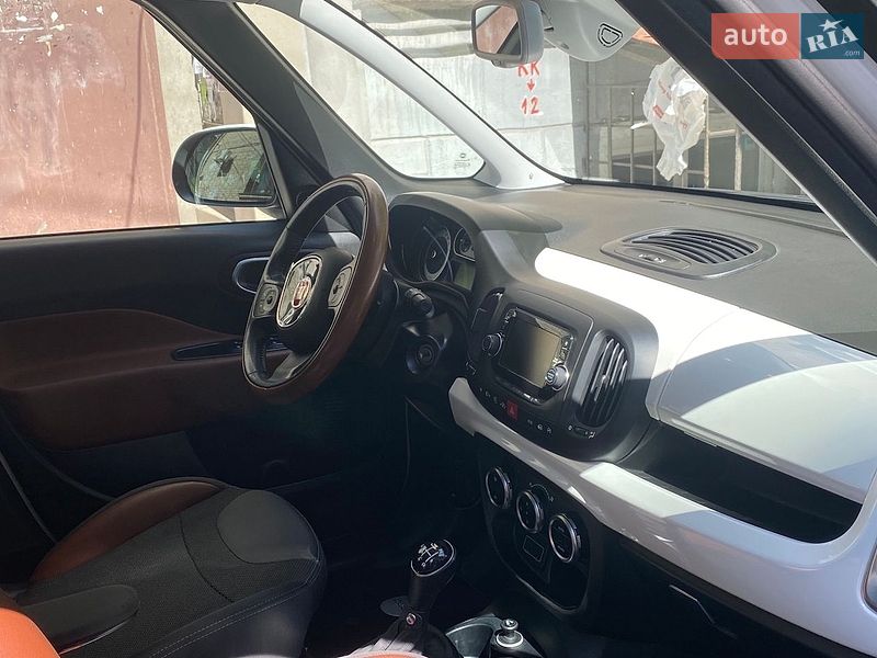 Хэтчбек Fiat 500L 2016 в Киеве