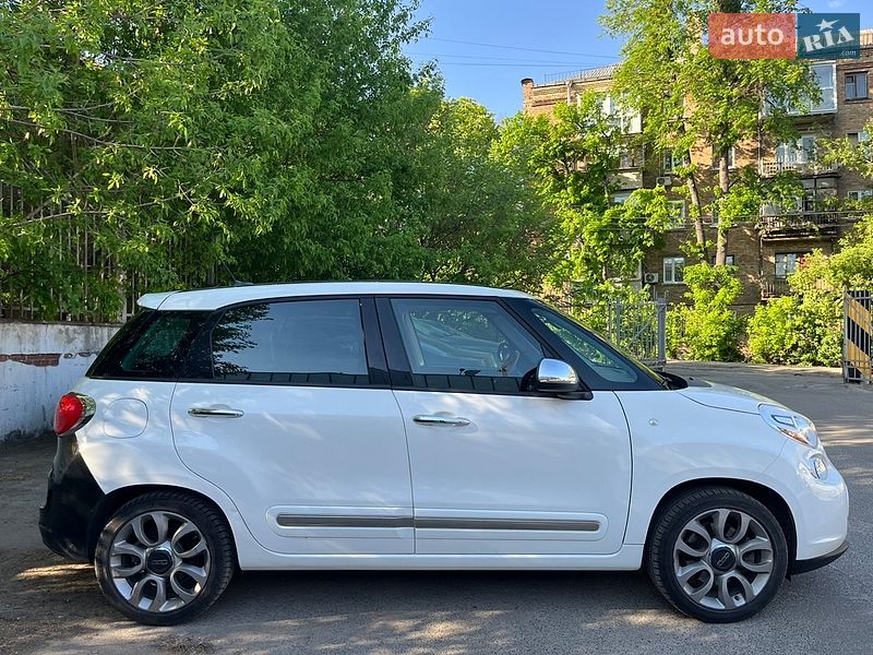 Хэтчбек Fiat 500L 2015 в Киеве