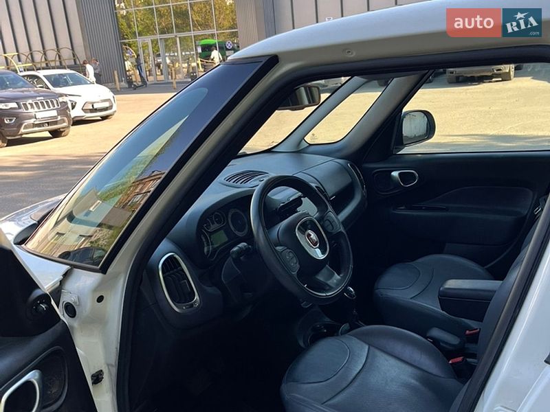 Хэтчбек Fiat 500L 2015 в Киеве