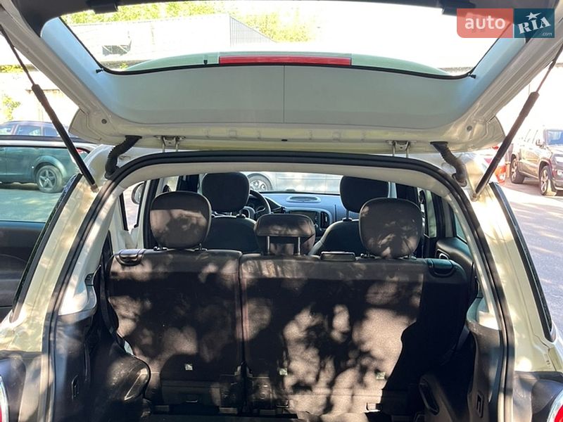 Хэтчбек Fiat 500L 2015 в Киеве