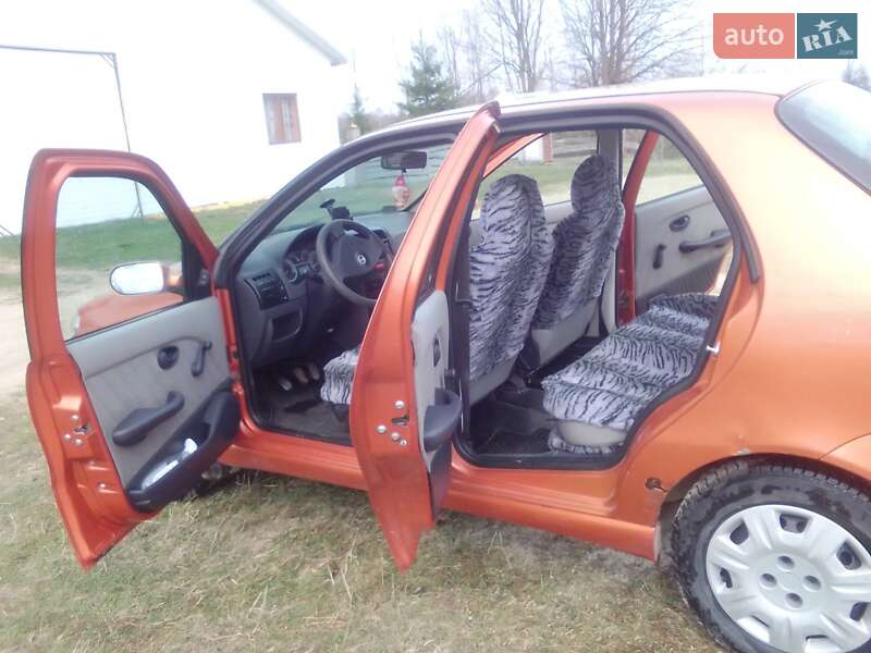 Седан Fiat Albea 2007 в Черновцах
