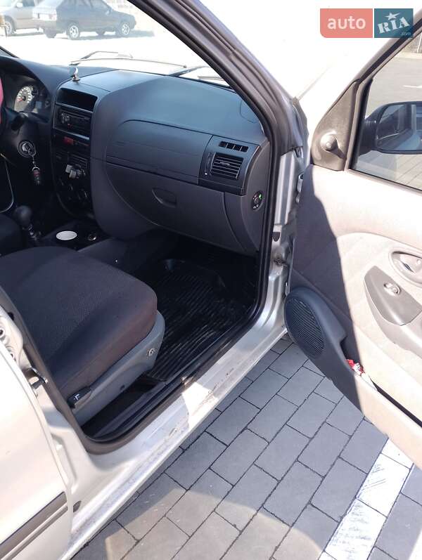 Седан Fiat Albea 2010 в Виннице