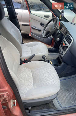 Седан Fiat Albea 2005 в 
