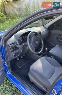 Седан Fiat Albea 2011 в 