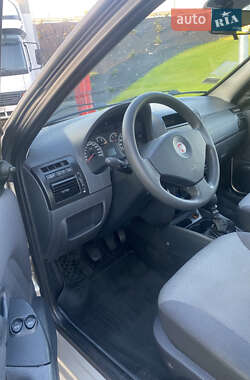 Седан Fiat Albea 2010 в 