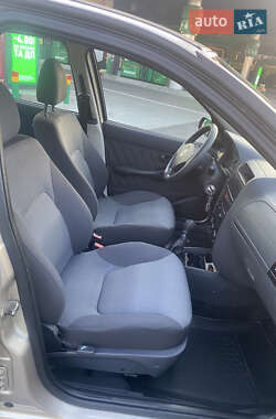 Седан Fiat Albea 2010 в 