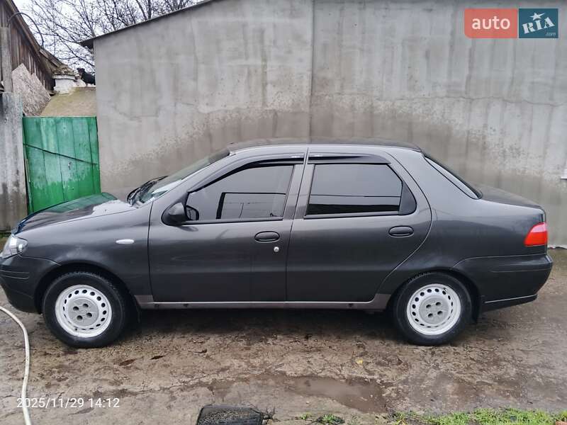 Седан Fiat Albea 2011 в Новомиколаївці