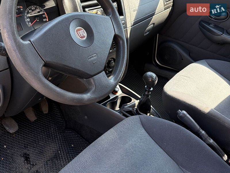 Седан Fiat Albea 2010 в Киеве