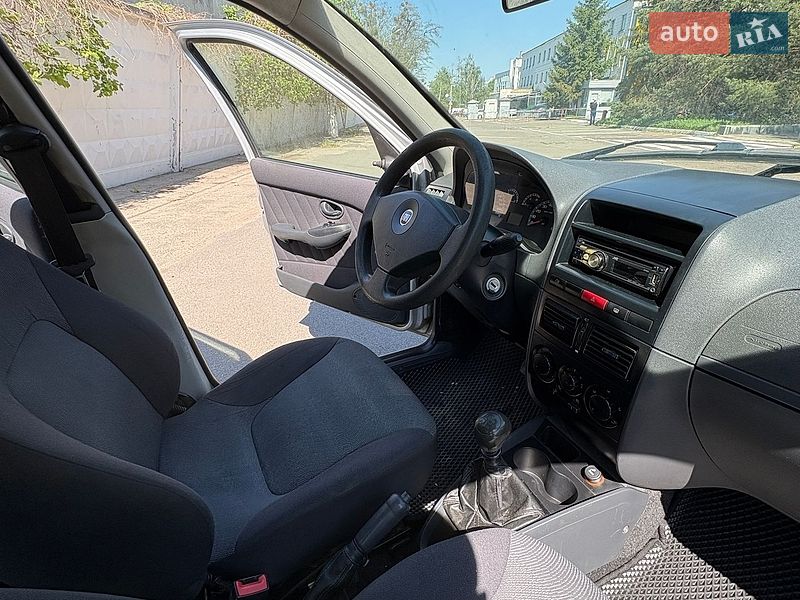 Седан Fiat Albea 2010 в Киеве