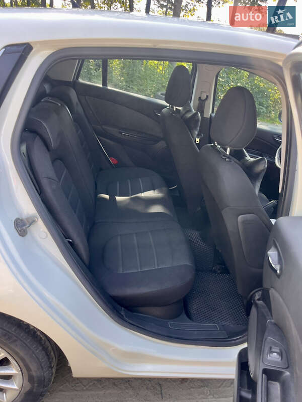 Хетчбек Fiat Bravo 2012 в Львові фото 6 Хетчбек Fiat Bravo 2012 в Львові