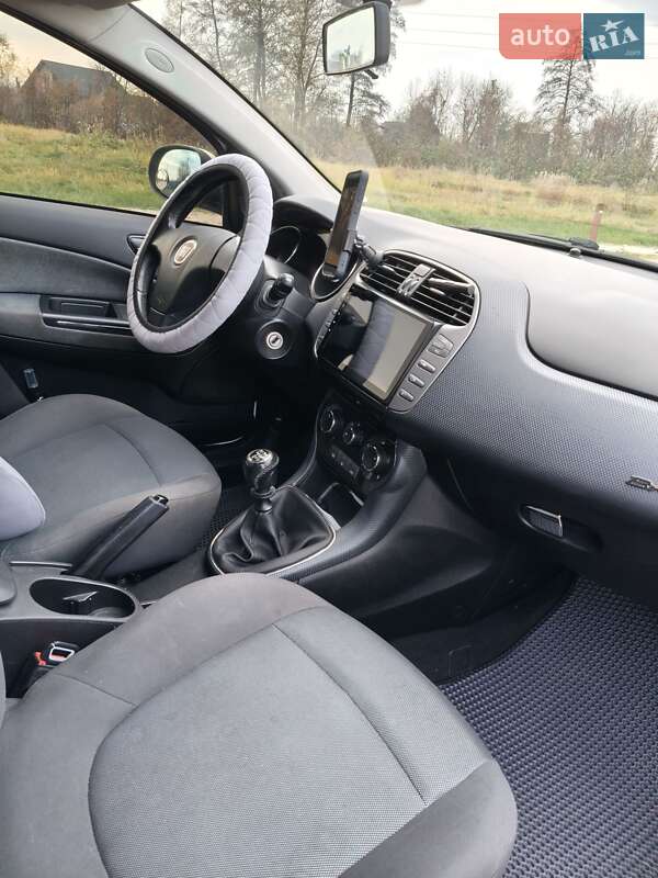 Хэтчбек Fiat Bravo 2009 в Ивано-Франковске