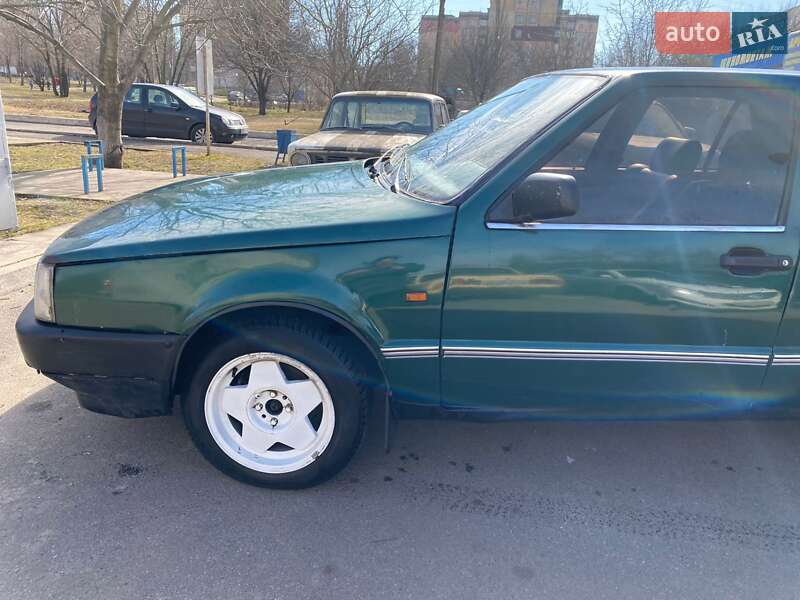 Седан Fiat Croma 1988 в Кривому Розі