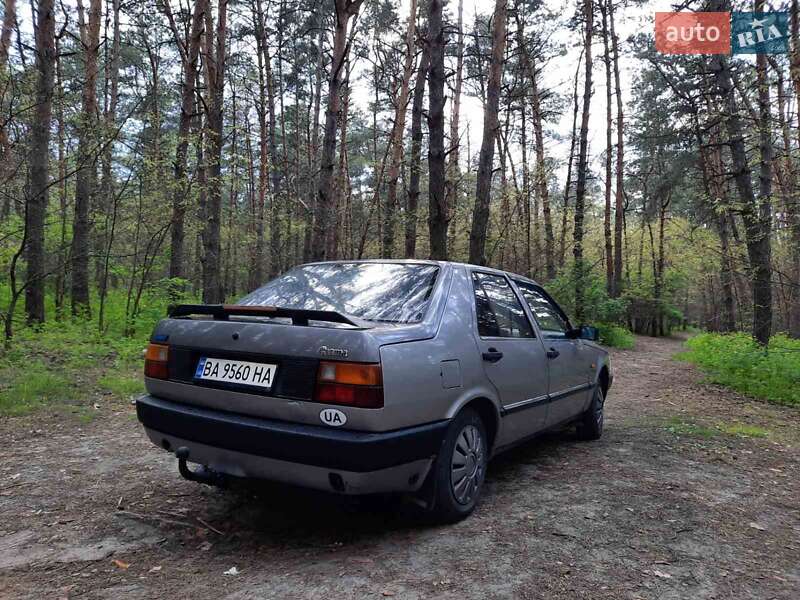 Ліфтбек Fiat Croma 1988 в Кропивницькому