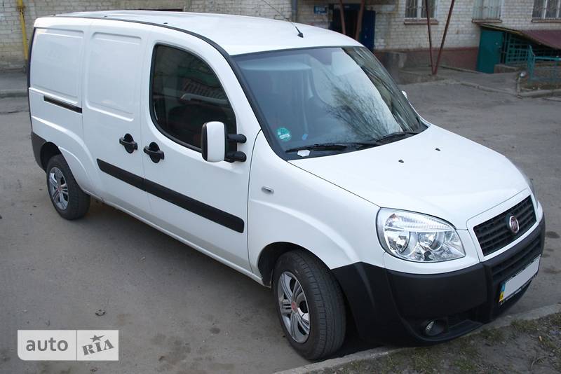 Грузопассажирский фургон Fiat Doblo 2010 в 