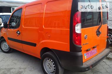 Грузопассажирский фургон Fiat Doblo 2010 в 