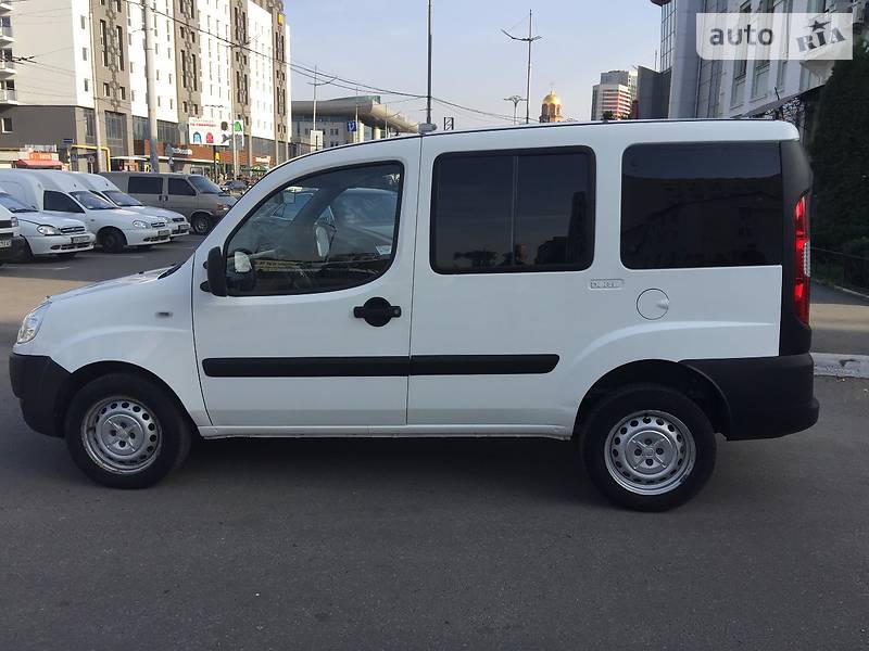 Грузопассажирский фургон Fiat Doblo 2013 в Киеве