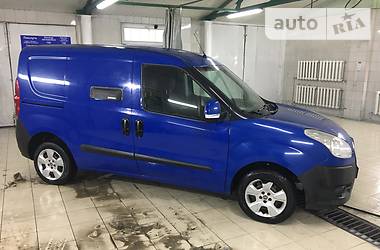 Вантажопасажирський фургон Fiat Doblo 2011 в Львові