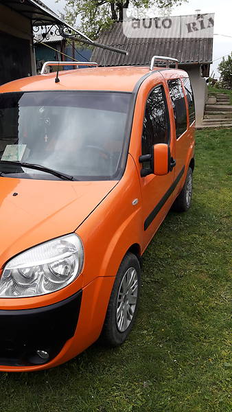 Вантажопасажирський фургон Fiat Doblo 2008 в Івано-Франківську