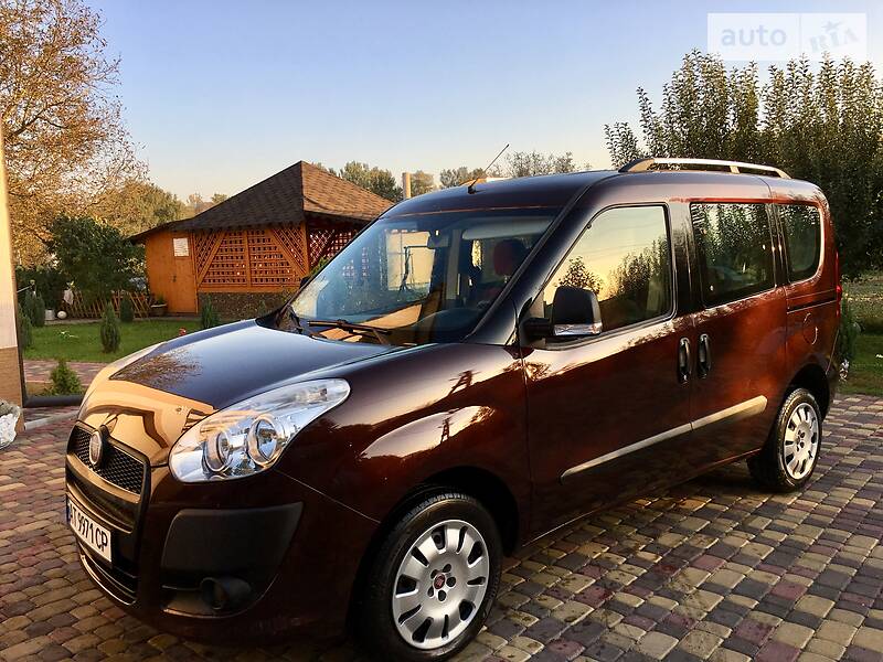 Грузопассажирский фургон Fiat Doblo 2010 в Черновцах