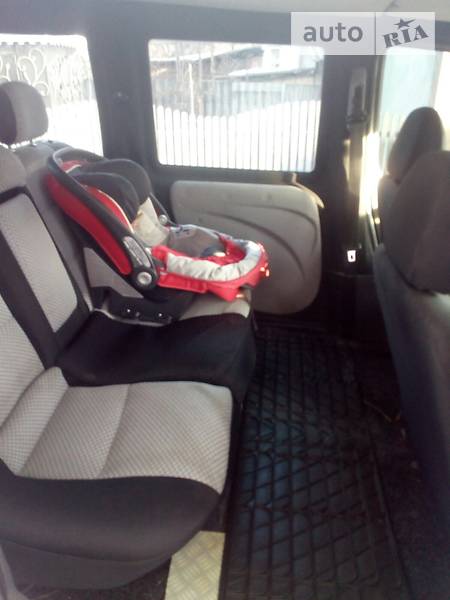 Хэтчбек Fiat Doblo 2006 в Черновцах