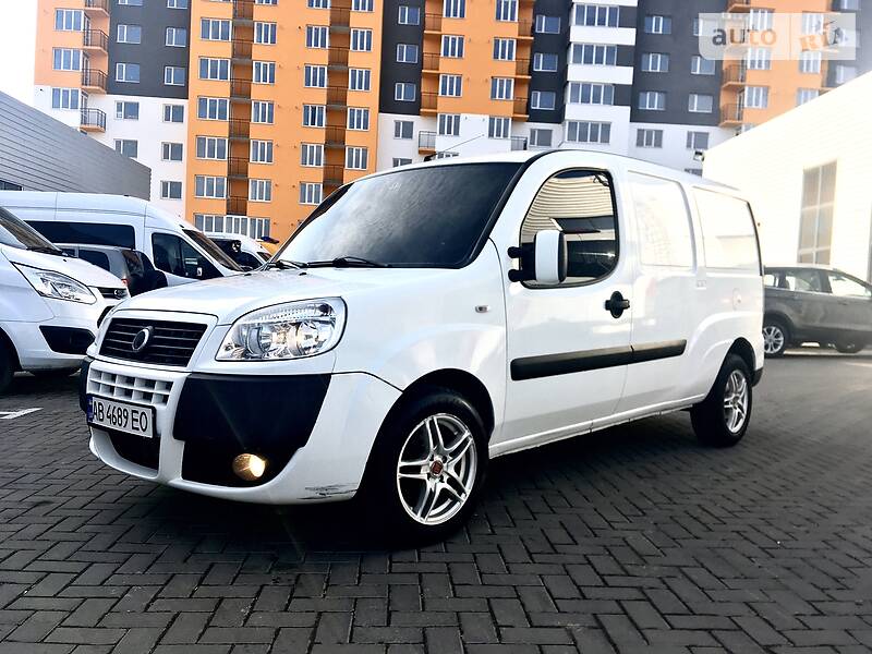 Вантажопасажирський фургон Fiat Doblo 2006 в Вінниці