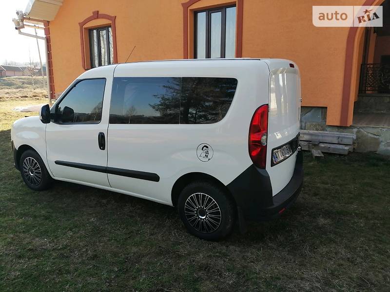 Мінівен Fiat Doblo 2010 в 