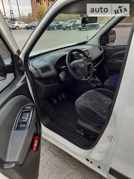 Вантажопасажирський фургон Fiat Doblo 2012 в Хмельницькому фото 4 Вантажопасажирський фургон Fiat Doblo 2012 в Хмельницькому