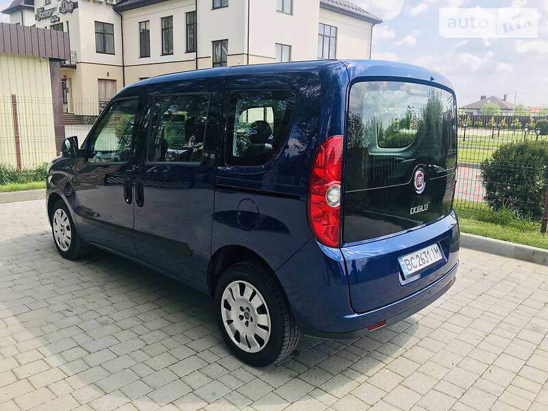 Вантажопасажирський фургон Fiat Doblo 2014 в Стрию