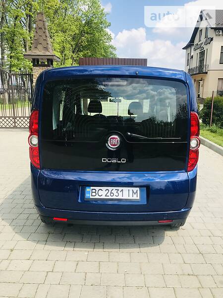 Вантажопасажирський фургон Fiat Doblo 2014 в Стрию