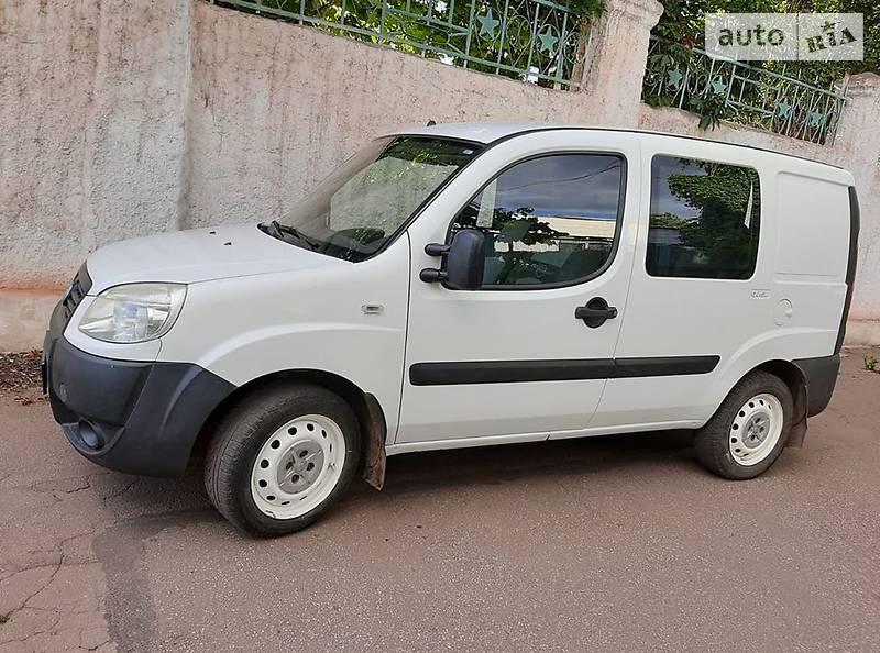 Вантажопасажирський фургон Fiat Doblo 2003 в Кривому Розі