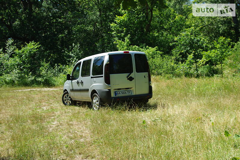 Мінівен Fiat Doblo 2007 в Києві