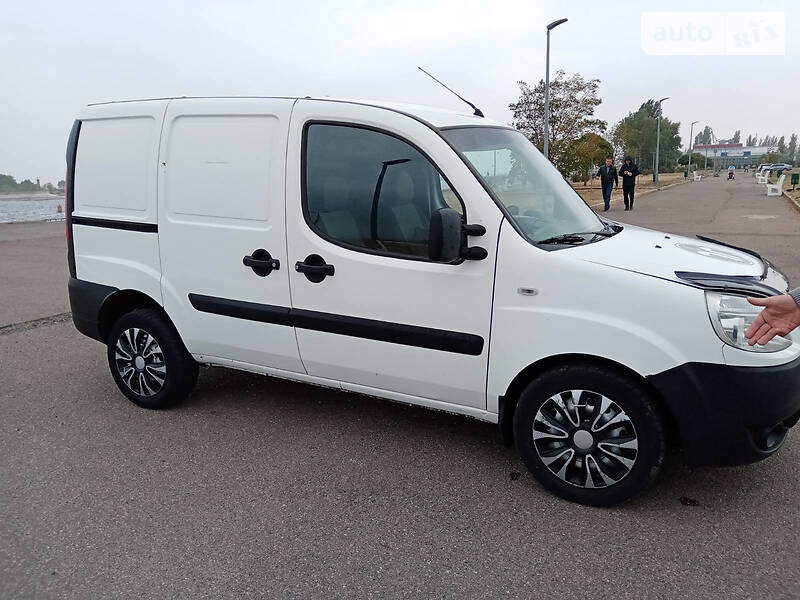 Мінівен Fiat Doblo 2011 в Черкасах