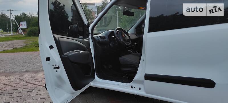 Мінівен Fiat Doblo 2012 в Києві фото 6 Мінівен Fiat Doblo 2012 в Києві