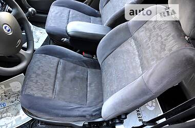 Мінівен Fiat Doblo 2004 в 
