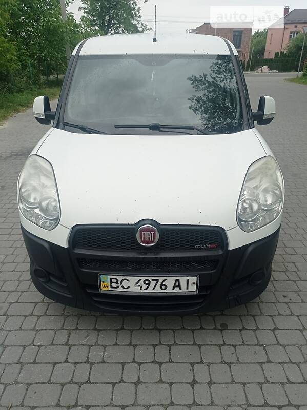 Минивэн Fiat Doblo 2011 в 
