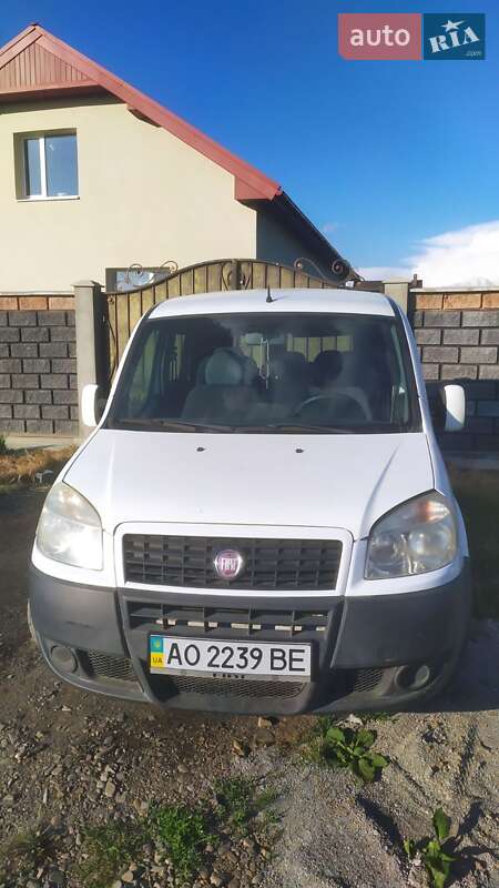 Универсал Fiat Doblo 2010 в Ужгороде