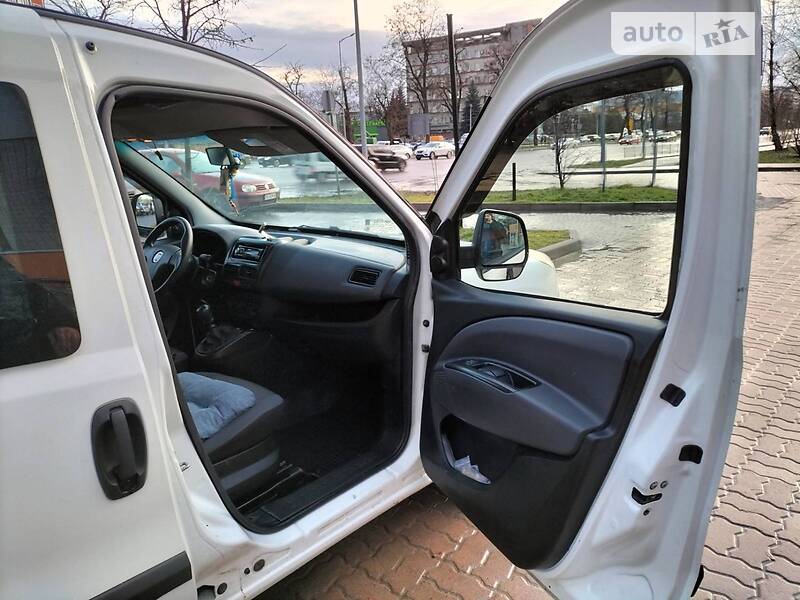 Грузовой фургон Fiat Doblo 2014 в Львове