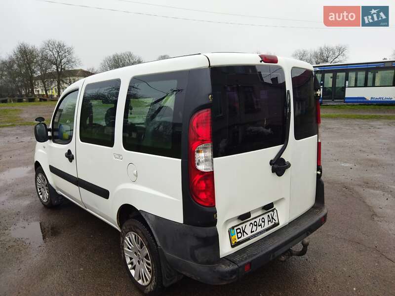 Минивэн Fiat Doblo 2006 в Ровно