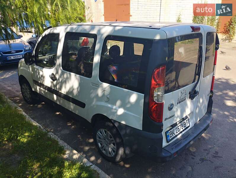 Мінівен Fiat Doblo 2006 в Рівному