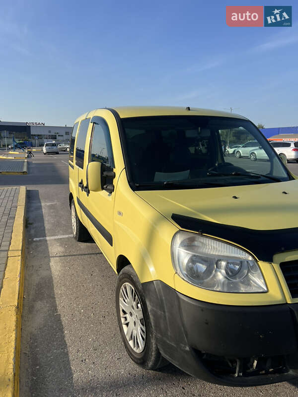 Минивэн Fiat Doblo 2006 в Львове