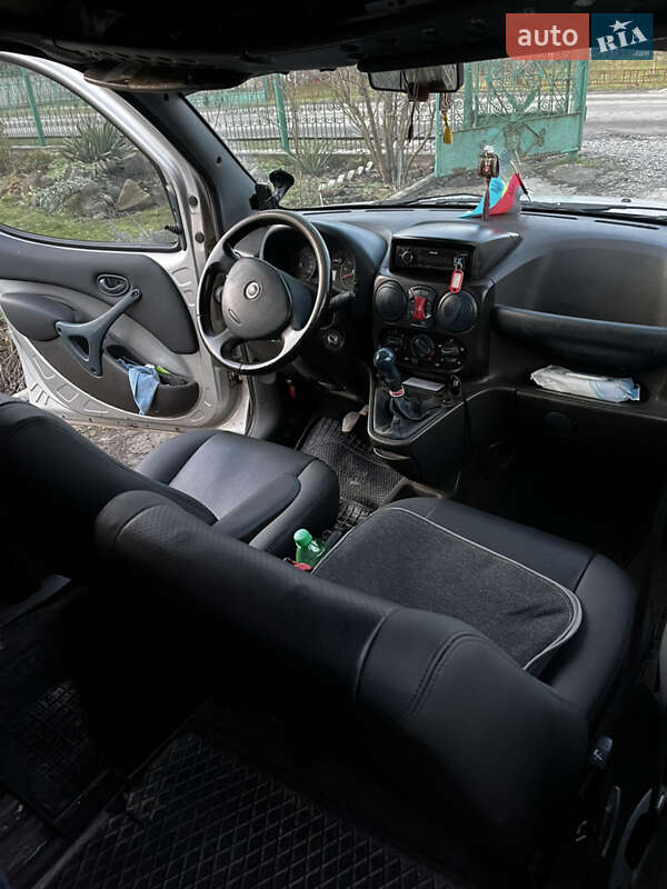 Минивэн Fiat Doblo 2004 в Сокале