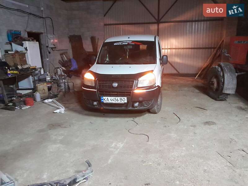 Минивэн Fiat Doblo 2006 в Ровно