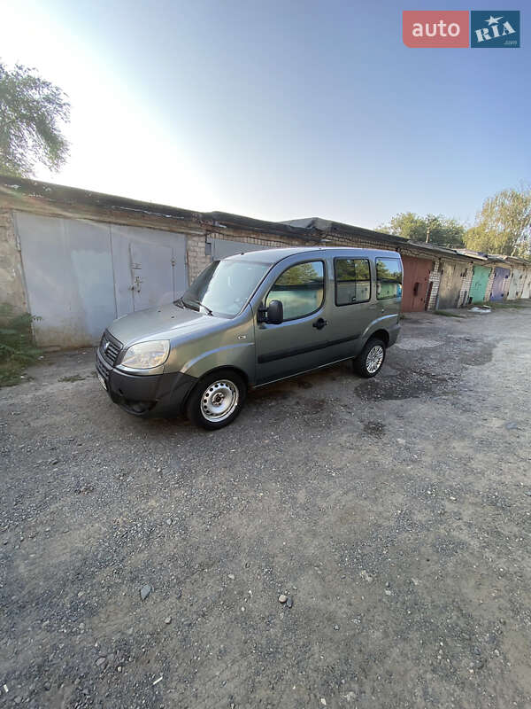 Минивэн Fiat Doblo 2006 в Кривом Роге