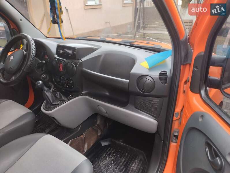 Минивэн Fiat Doblo 2010 в Ровно