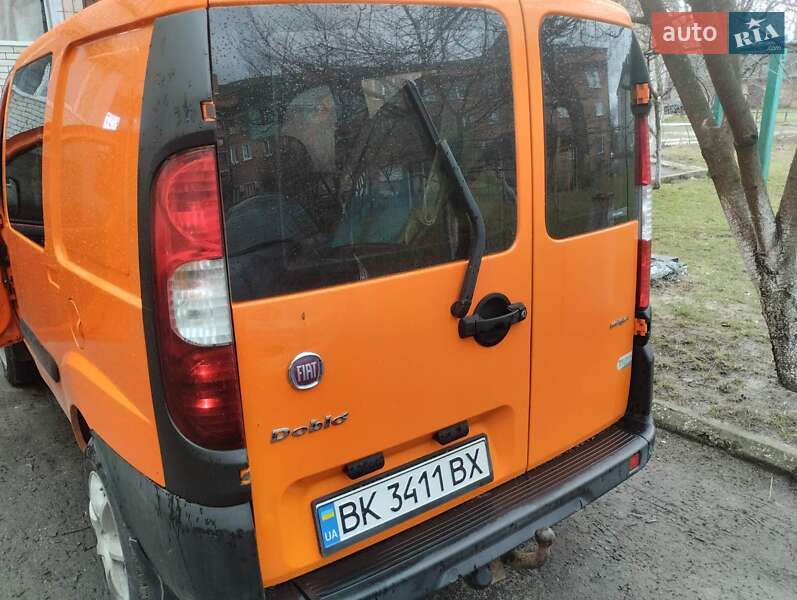 Минивэн Fiat Doblo 2010 в Ровно